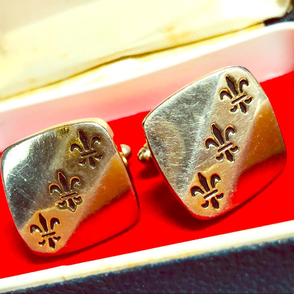 ❣️4/$15 Vintage Fleur De Lis Gold Tone Cufflinks